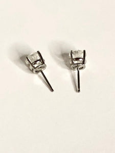 Sparkling Natural Diamond Stud Earrings
