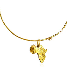 Daraja Bangle in Solid Gold / Africa charm